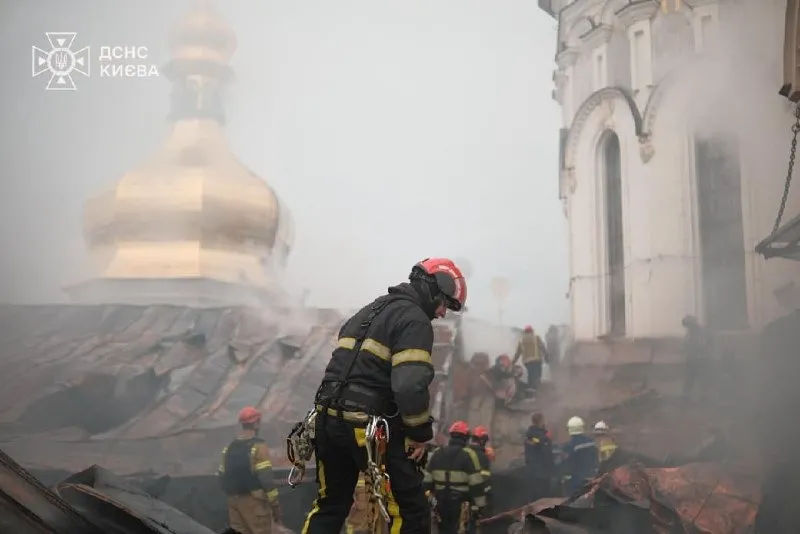 Внаслідок обстрілу постраждала Києво-Печерська лавра