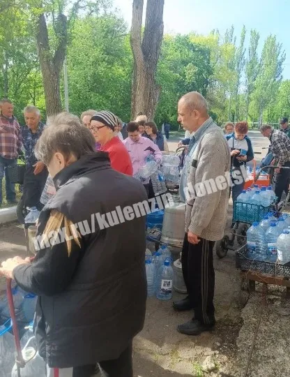 Окупаційні джерела. Черга за водою в Донецьку