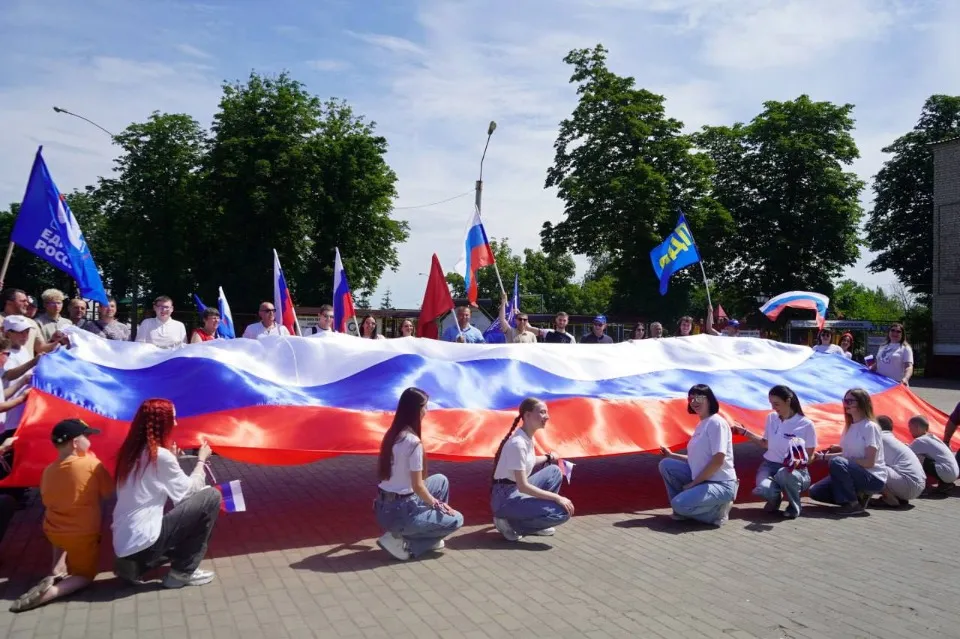 Окупаційні джерела. Автопробіг до Дня Росії в Довжанську