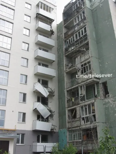Місцеві чати. Будинки по шосе Будівельників, 23 і 21. Пошкоджені нові балкони