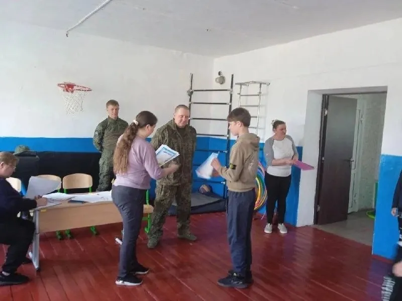 Що публікує адміністрація школи в окупації