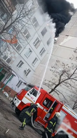 На даху будинку по вулиці Курчатова, 16, під час ремонту вибухнув газовий балон