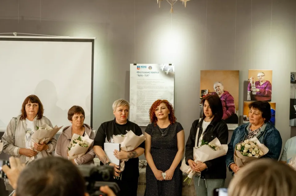 Світлана Корабльова з Маріуполя створила 12 історій про матерів полеглих захисників України. 