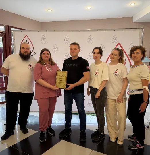 Ася разом зі спільнотою волонтерів