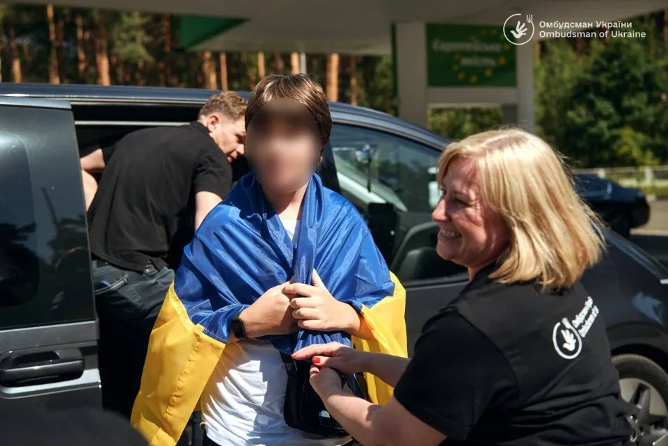 Врятовані діти з окупації