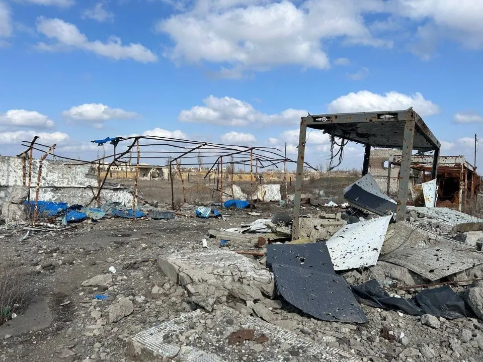 Місцеві чати. Зруйнована Мар'їнка