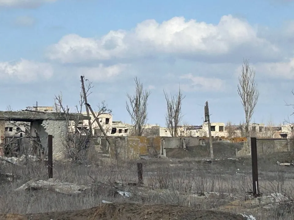 Місцеві чати. Зруйнована Мар'їнка