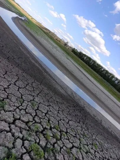 Старокримське водосховище висохло