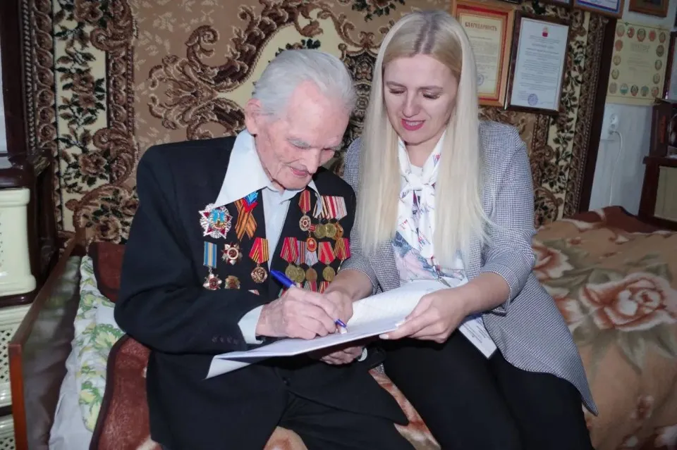 Окупаційні джерела. 100-річний ветеран Другої світової війни проголосував на виборах до Держдуми