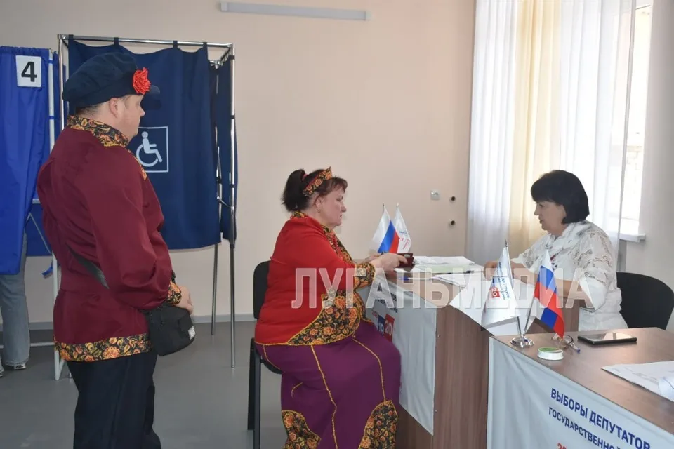 Окупаційні джерела.Ансамбль “Сусіди на виборах
